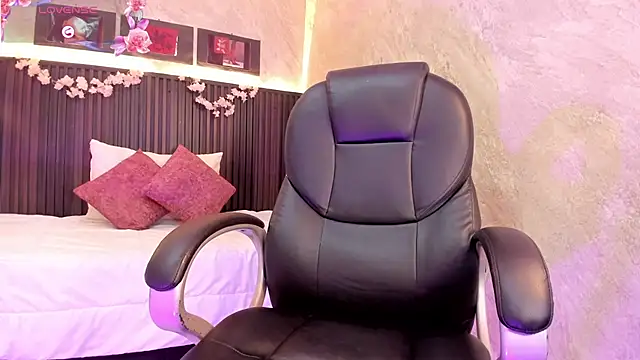 dark  nymph online show from 10-11-25, 12:26