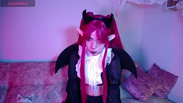 dark  nymph online show from 10-31-25, 01:45