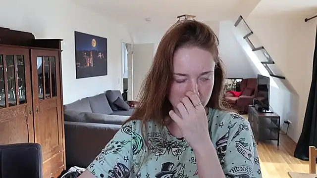 Snapshot of Tanywish chatting on 11-03-25, 11:33 Tanywish online show from 11-03-25, 11:33