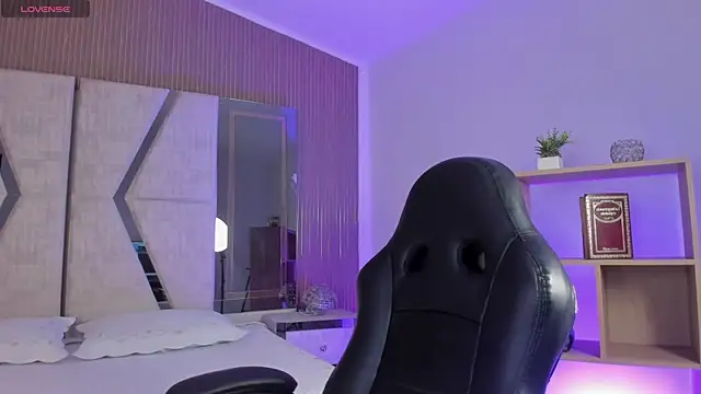 Axel grey  online show from 04-22-26, 12:39