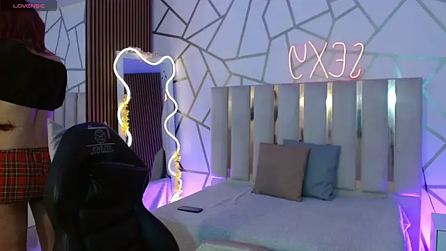 Snapshot of CYRUS_TAY chatting on 12-17-25, 12:11 CYRUS TAY online show from 12-17-25, 12:11