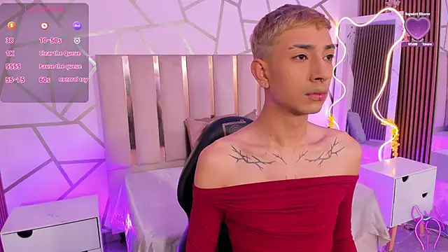 CYRUS TAY online show from 04-20-26, 12:08