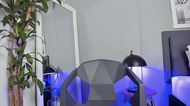 Tylerffoxx online show from 10-26-25, 08:37