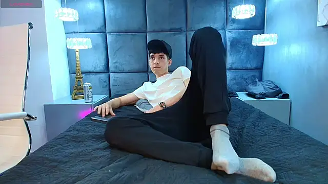 Jheampiiero online show from 04-28-26, 08:58