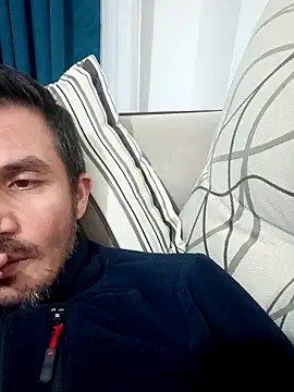 Snapshot of OGUZOZAN chatting on 10-01-25, 05:41 OGUZOZAN online show from 10-01-25, 05:41