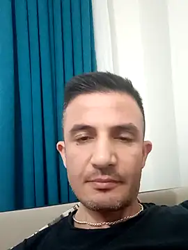 Snapshot of OGUZOZAN chatting on 10-06-25, 08:39 OGUZOZAN online show from 10-06-25, 08:39