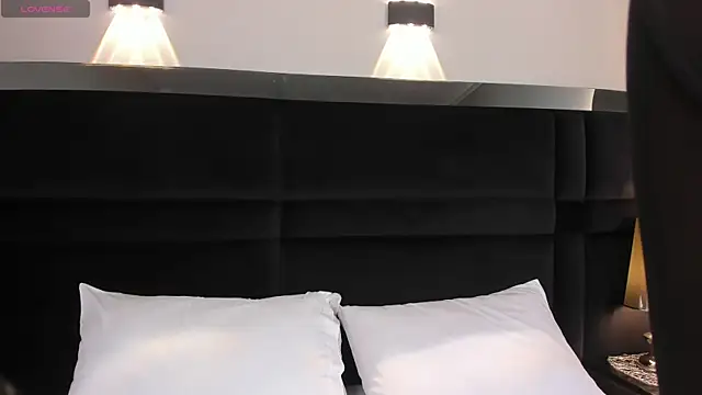 CarolineLee  online show from 04-29-26, 10:38