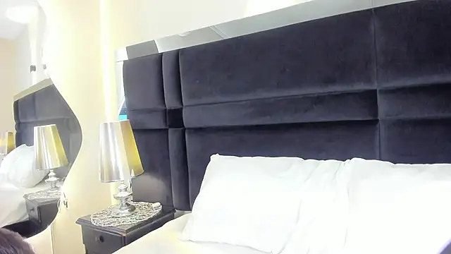 Snapshot of CarolineLee_ chatting on 06-18-26, 10:36 CarolineLee online show from 06-18-26, 10:36