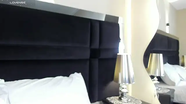 Snapshot of CarolineLee_ chatting on 07-08-26, 10:36 CarolineLee online show from 07-08-26, 10:36
