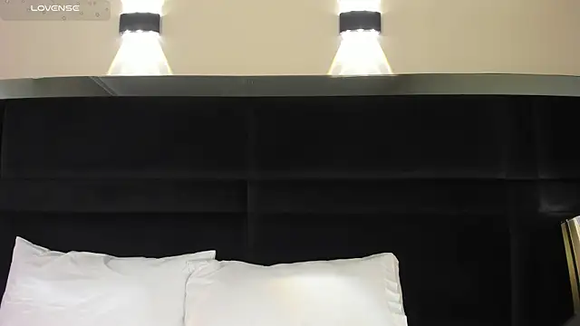 Snapshot of CarolineLee_ chatting on 07-17-26, 10:36 CarolineLee online show from 07-17-26, 10:36