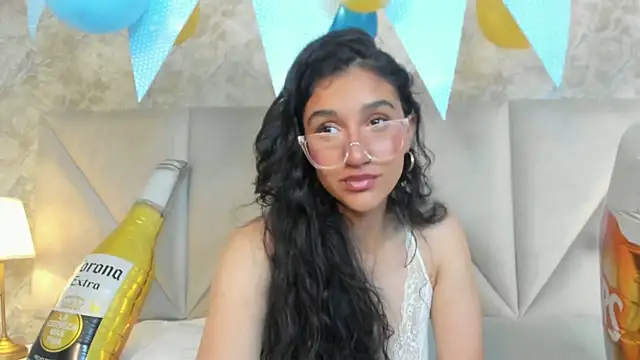Snapshot of ValentiinaCruz chatting on 10-02-25, 10:28 ValentiinaCruz online show from 10-02-25, 10:28