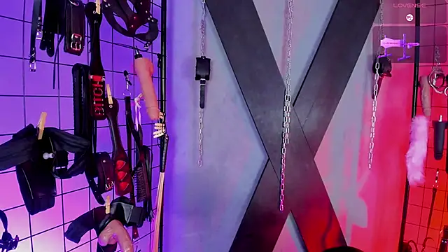 Snapshot of VictoryaLiah_BDSM chatting on 11-03-25, 11:44 VictoryaLiah BDSM online show from 11-03-25, 11:44