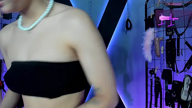 Snapshot of VictoryaLiah_BDSM chatting on 11-21-25, 10:36 VictoryaLiah BDSM online show from 11-21-25, 10:36