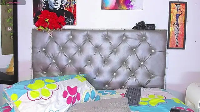 Snapshot of IviMiller@xh chatting on 03-03-26, 12:44 IviMillerxh online show from 03-03-26, 12:44