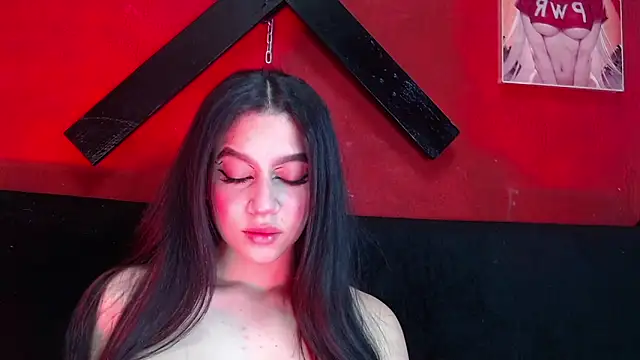 Snapshot of Megan_Luxe chatting on 11-21-25, 12:10 Megan Luxe online show from 11-21-25, 12:10