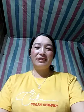 Snapshot of Bliss_rose chatting on 09-15-25, 11:38 Bliss rose online show from 09-15-25, 11:38