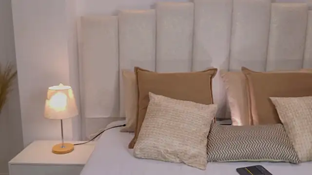 Snapshot of Saskia_litt chatting on 06-12-26, 04:22 Saskia litt online show from 06-12-26, 04:22