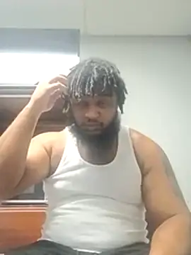 Snapshot of Longthickdick33 chatting on 12-15-25, 04:11 Longthickdick33 online show from 12-15-25, 04:11