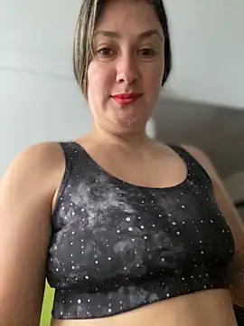 Snapshot of Abby-LS chatting on 11-10-25, 12:04 Abby-LS online show from 11-10-25, 12:04