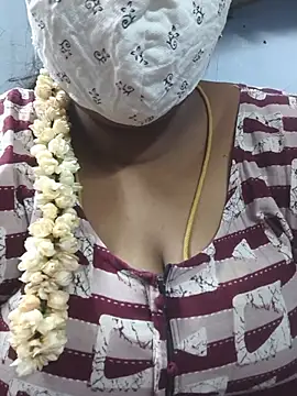 Snapshot of TAMIL_ELAKKIYA chatting on 06-24-26, 12:53 TAMIL ELAKKIYA online show from 06-24-26, 12:53