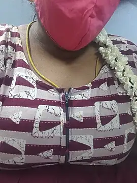 Snapshot of TAMIL_ELAKKIYA chatting on 07-01-26, 11:26 TAMIL ELAKKIYA online show from 07-01-26, 11:26