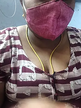 Snapshot of TAMIL_ELAKKIYA chatting on 07-08-26, 05:06 TAMIL ELAKKIYA online show from 07-08-26, 05:06