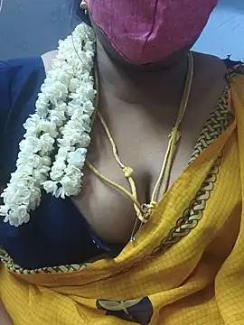 Snapshot of TAMIL_ELAKKIYA chatting on 07-17-26, 04:45 TAMIL ELAKKIYA online show from 07-17-26, 04:45