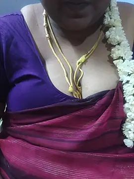 Snapshot of TAMIL_ELAKKIYA chatting on 07-18-26, 04:33 TAMIL ELAKKIYA online show from 07-18-26, 04:33