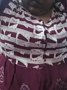 Snapshot of TAMIL_ELAKKIYA chatting on 07-25-26, 04:26 TAMIL ELAKKIYA online show from 07-25-26, 04:26