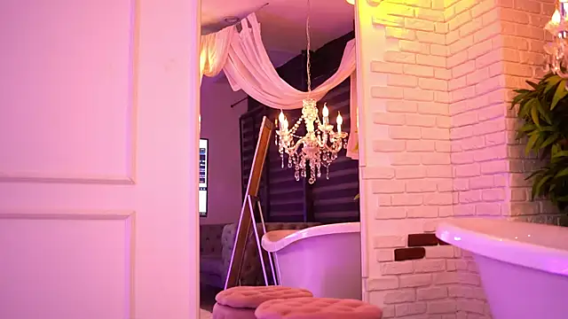 Snapshot of BellaNoirre chatting on 09-09-25, 05:45 BellaNoirre online show from 09-09-25, 05:45