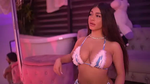 Snapshot of BellaNoirre chatting on 12-04-25, 06:38 BellaNoirre online show from 12-04-25, 06:38