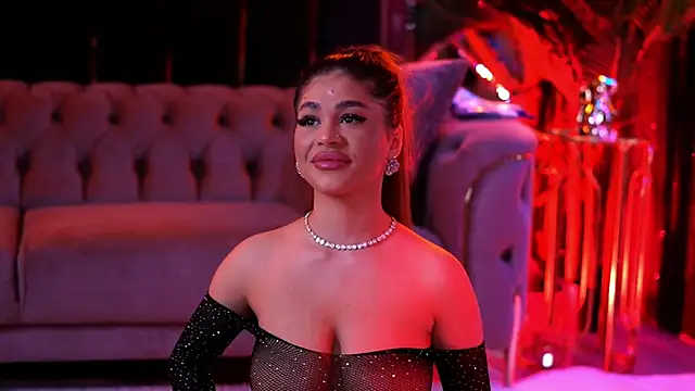 Snapshot of BellaNoirre chatting on 02-15-26, 06:59 BellaNoirre online show from 02-15-26, 06:59