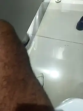 Snapshot of hotboy43339 chatting on 09-30-25, 01:21 hotboy43339 online show from 09-30-25, 01:21