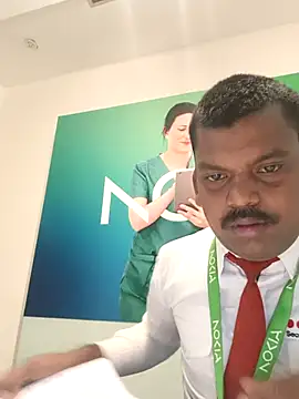 Snapshot of hotboy43339 chatting on 10-01-25, 02:06 hotboy43339 online show from 10-01-25, 02:06