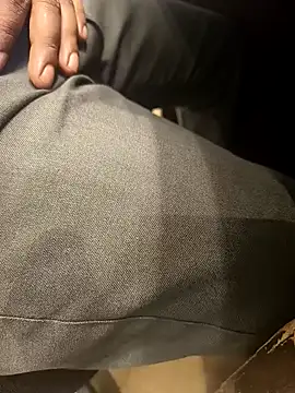 Snapshot of hotboy43339 chatting on 10-27-25, 09:13 hotboy43339 online show from 10-27-25, 09:13