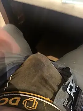 Snapshot of hotboy43339 chatting on 11-30-25, 09:35 hotboy43339 online show from 11-30-25, 09:35