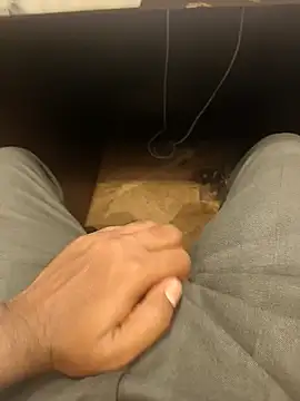 Snapshot of hotboy43339 chatting on 02-16-26, 04:25 hotboy43339 online show from 02-16-26, 04:25