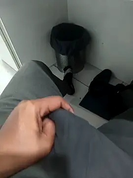 Snapshot of hotboy43339 chatting on 02-18-26, 09:33 hotboy43339 online show from 02-18-26, 09:33