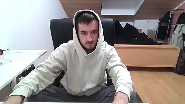 Snapshot of Bez3ybik chatting on 10-29-25, 12:46 Bez3ybik online show from 10-29-25, 12:46