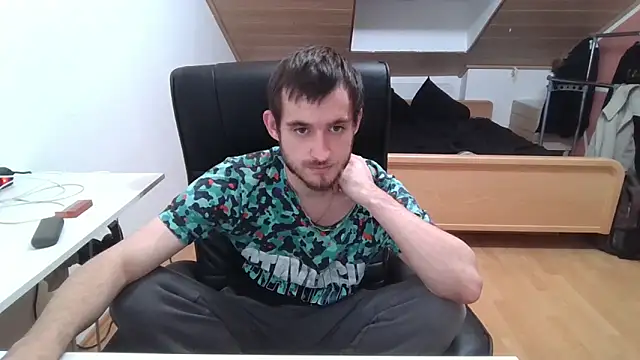 Snapshot of Bez3ybik chatting on 10-30-25, 02:35 Bez3ybik online show from 10-30-25, 02:35