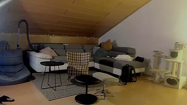 Snapshot of Bez3ybik chatting on 11-18-25, 10:03 Bez3ybik online show from 11-18-25, 10:03