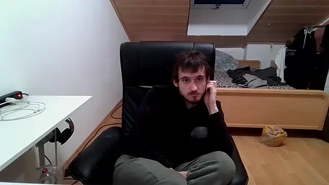 Snapshot of Bez3ybik chatting on 12-03-25, 09:46 Bez3ybik online show from 12-03-25, 09:46