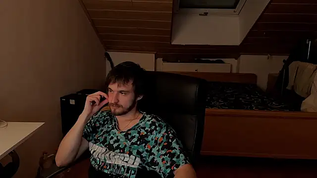 Snapshot of Bez3ybik chatting on 01-10-26, 05:26 Bez3ybik online show from 01-10-26, 05:26