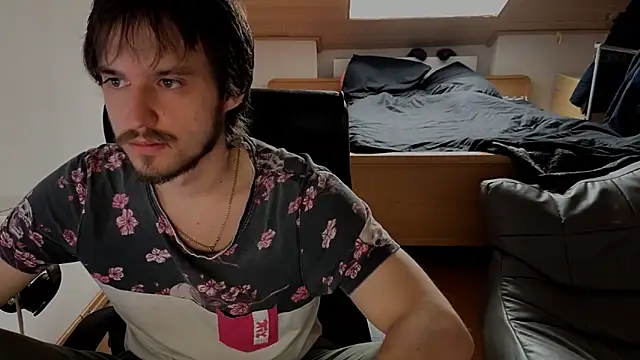 Snapshot of Bez3ybik chatting on 02-14-26, 08:22 Bez3ybik online show from 02-14-26, 08:22