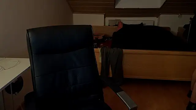 Snapshot of Bez3ybik chatting on 02-25-26, 11:25 Bez3ybik online show from 02-25-26, 11:25