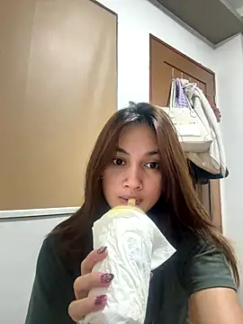 Snapshot of LanySylvia chatting on 11-05-25, 05:13 LanySylvia online show from 11-05-25, 05:13