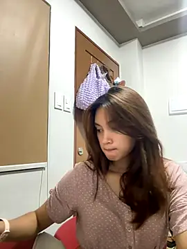 Snapshot of LanySylvia chatting on 11-20-25, 04:29 LanySylvia online show from 11-20-25, 04:29