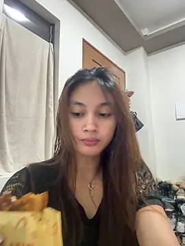 Snapshot of LanySylvia chatting on 12-22-25, 05:43 LanySylvia online show from 12-22-25, 05:43