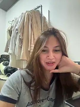 LanySylvia online show from 05-20-26, 03:29