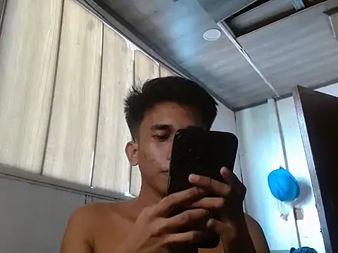 charlie0728 online show from 12-21-25, 02:51